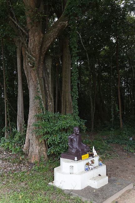 Wat Phu Khao Kaew-014